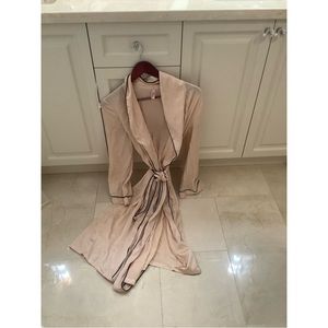 ❤️SOLD❤️ Agent provocateur pale pink silk robe elegant feminine design. Size 3.